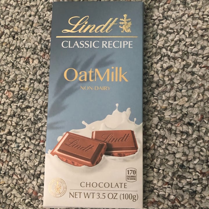 photo of Lindt Classic Recipe OatMilk Chocolate shared by @meribean on  15 Apr 2023 - review