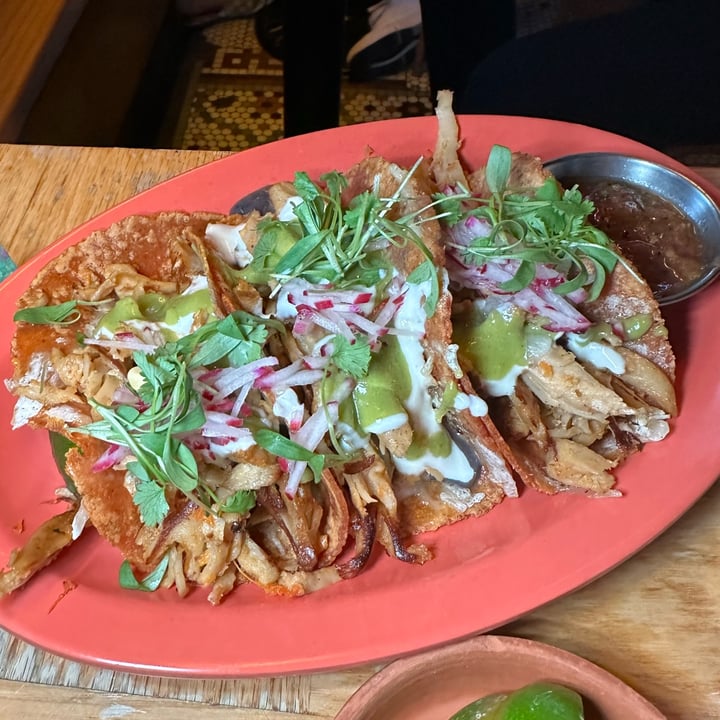 photo of Jajaja Plantas Mexicana Daring Chicken taco shared by @alexesposito on  09 May 2023 - review