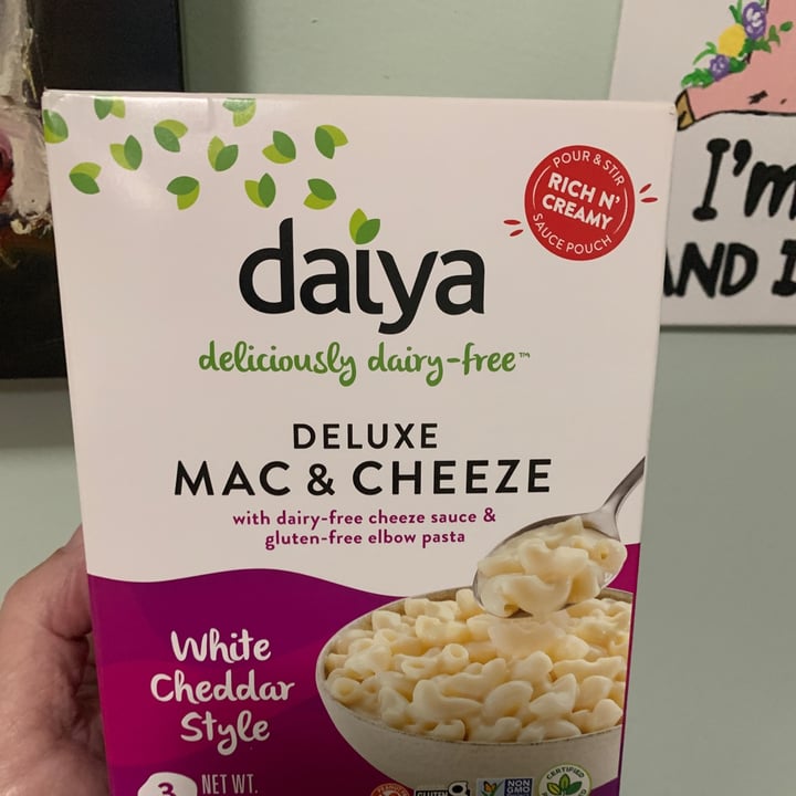 photo of Daiya Deluxe Mac and Cheese White Cheddar Style shared by @onehungryvegan on  12 May 2023 - review