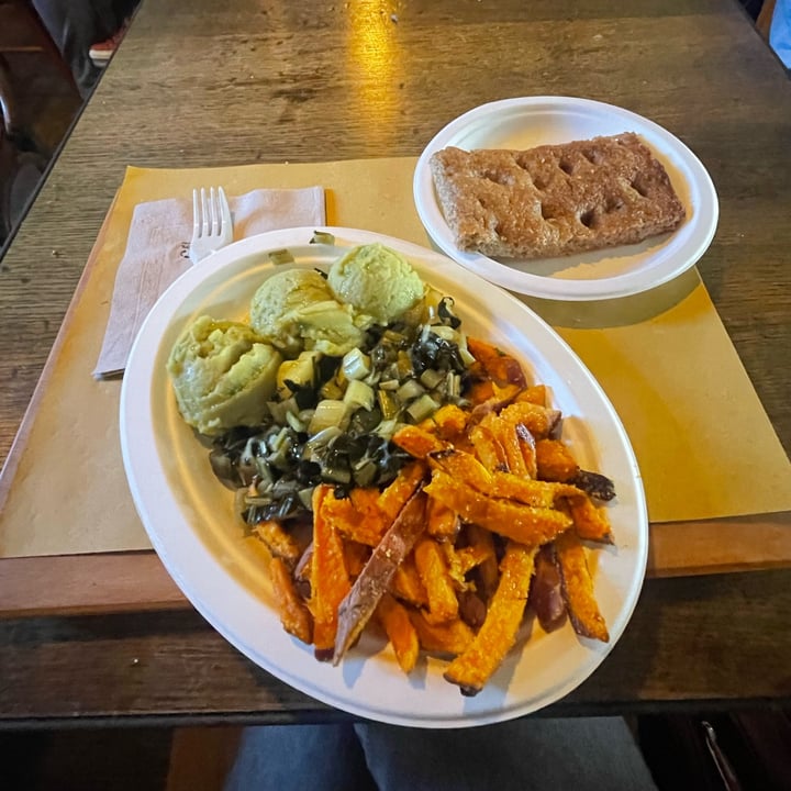 photo of Radicetonda tris di batata + catalogna + crema di piselli shared by @alice13 on  29 Mar 2023 - review