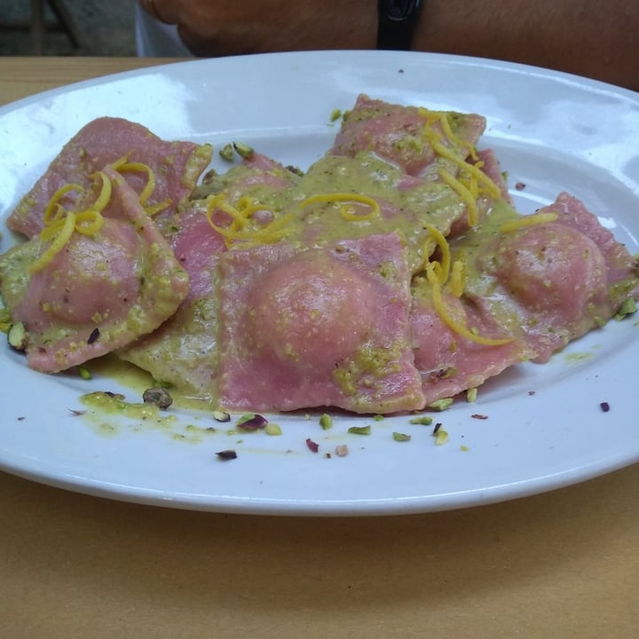 photo of Dulcamara Ravioli Di Patate Al Pesto Di Pistacchi E Scorzette Di Limone shared by @pattipat on  08 Jul 2023 - review