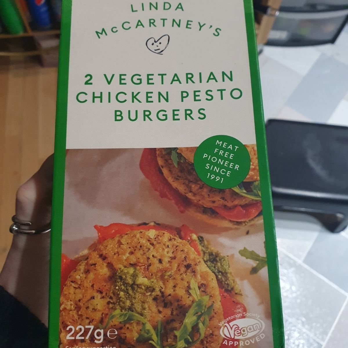 Linda McCartney's 2 Vegetarian Chicken Pesto Burgers Reviews abillion