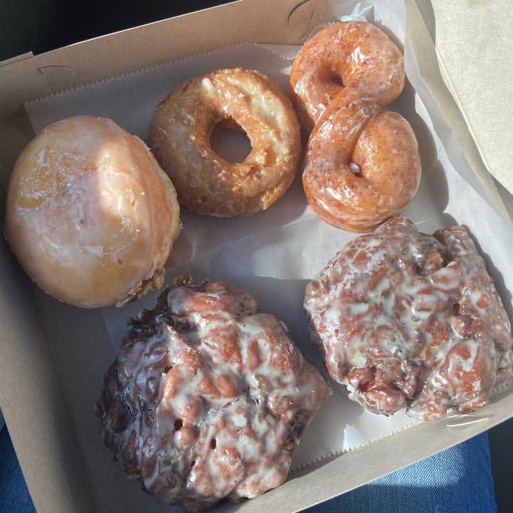 photo of Cafe Donuts Assorted Donuts shared by @vgnbtw on  15 Feb 2023 - review