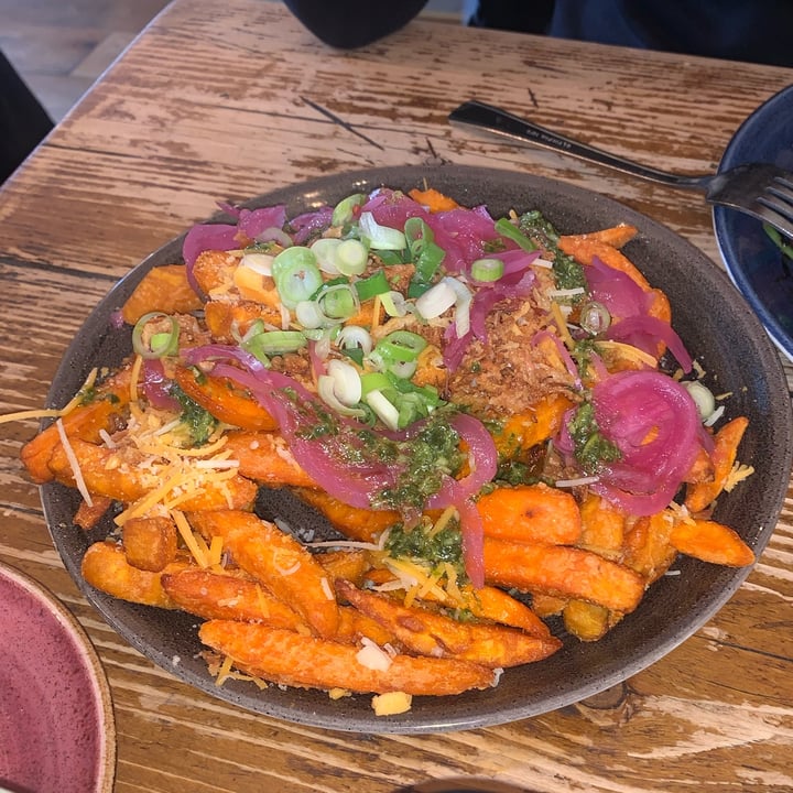 photo of Cafe 33 Loaded sweet potato fries shared by @miaparker02 on  27 Mar 2023 - review