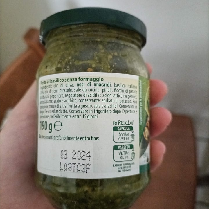 photo of Just Veg! (ALDI Italy) Pesto Vegetale shared by @carlamarotta on  06 Jun 2023 - review