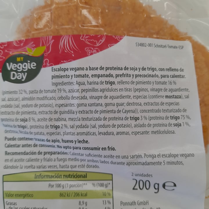photo of My veggie day Escalope vegano "pimiento y tomate" shared by @danielgl on  25 Jun 2023 - review