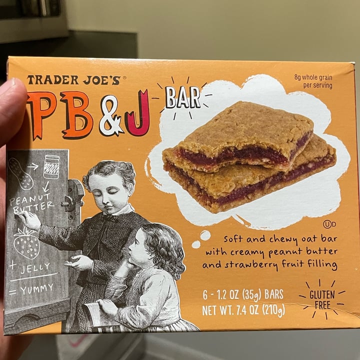 photo of Trader Joe's PB&J bar shared by @santo-vegano on  22 Apr 2023 - review