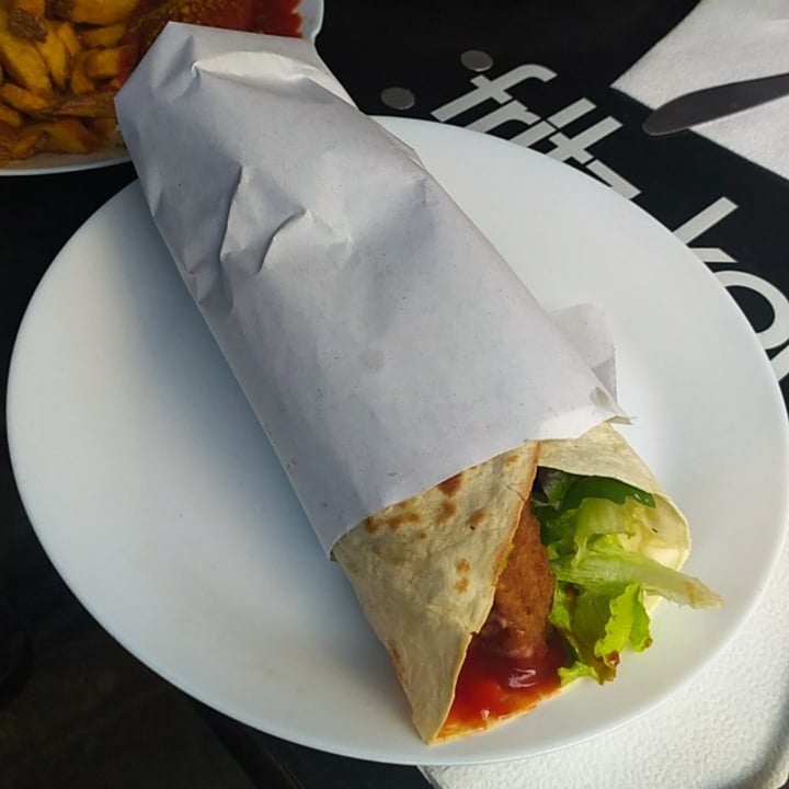 photo of Yoyo Foodworld Nugget Wrap shared by @bratkart0ffel on  22 Jul 2023 - review