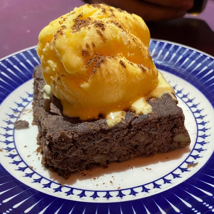 photo of El Gin y El Ñam Brownie Con Helado shared by @meliescosteguy on  23 Apr 2023 - review