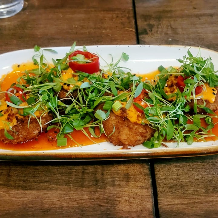 photo of Good Intentions Southern Sriracha Crab Cakes shared by @gretchens on  05 Mar 2023 - review