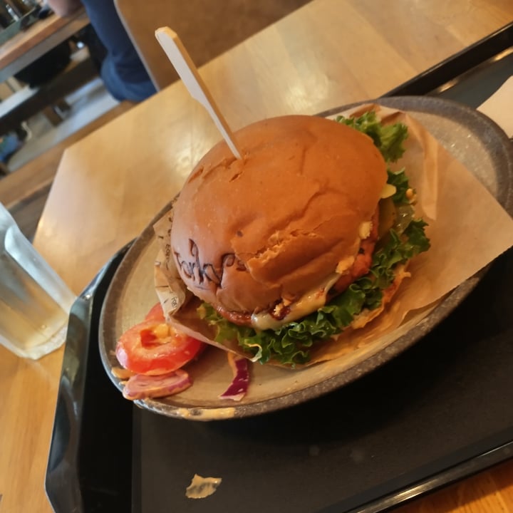 photo of Forky's Cheez burguer shared by @sun4smile on  25 Jun 2023 - review