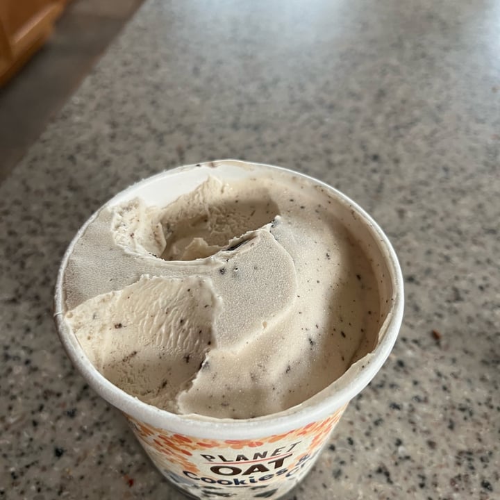 photo of Planet Oat Cookies & Cream Oatmilk Ice Cream shared by @tatanka05 on  11 Aug 2023 - review