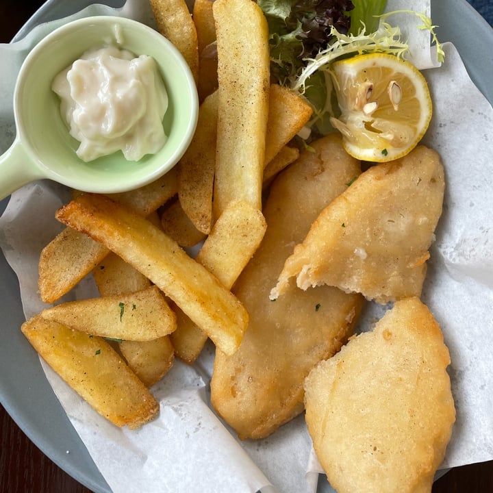 photo of LN Fortunate Vegan Cafe Tofish and chips shared by @jacquis on  24 Dec 2022 - review