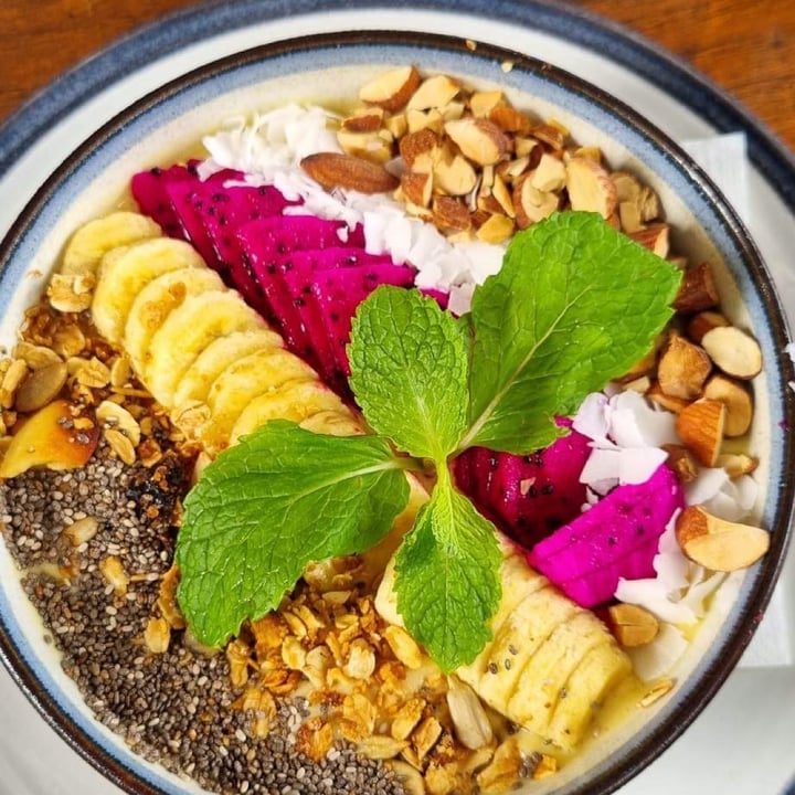 Manggis in Canggu Indonesia Manggo Smoothie Bowl Review abillion