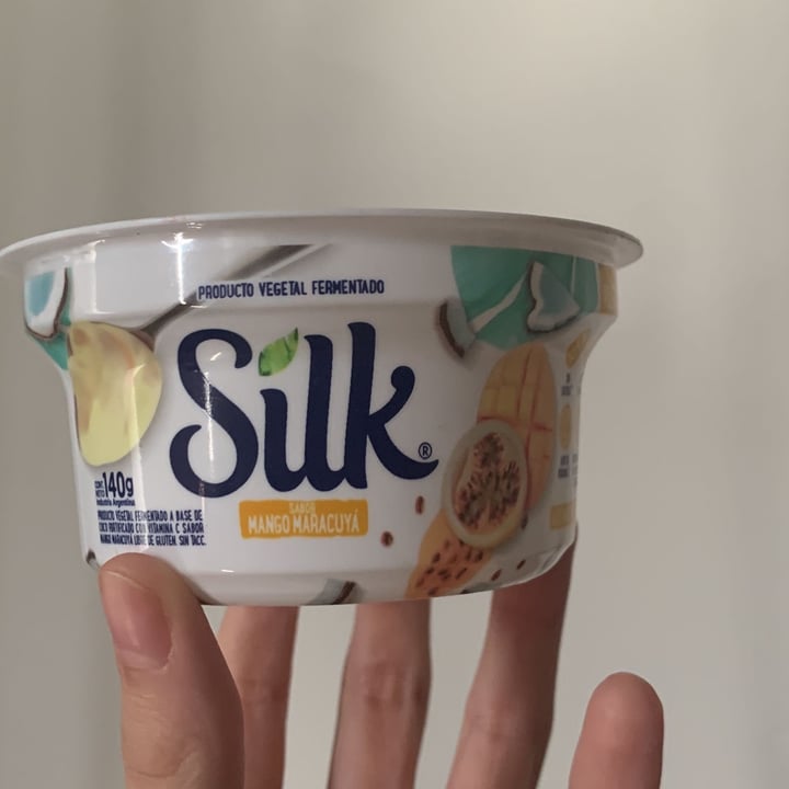 photo of Silk Yogurt de Mango y Maracuyá shared by @casivegannnnn on  31 Jan 2023 - review