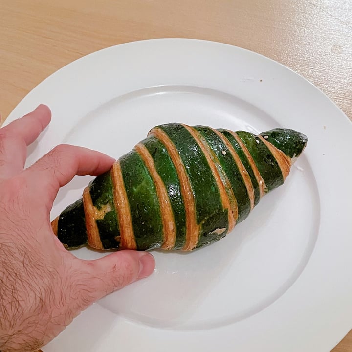 photo of Le Panem Croissant Bicolor Pistacho shared by @franvegg on  12 Mar 2023 - review
