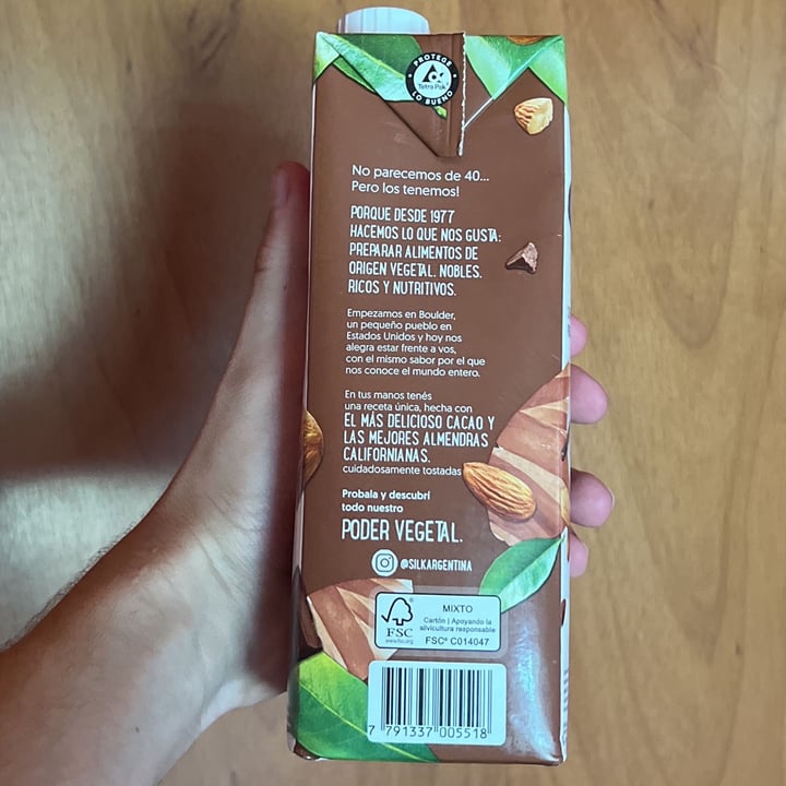 photo of Silk Alimento líquido sabor almendra chocolate shared by @nicorita on  22 Dec 2022 - review