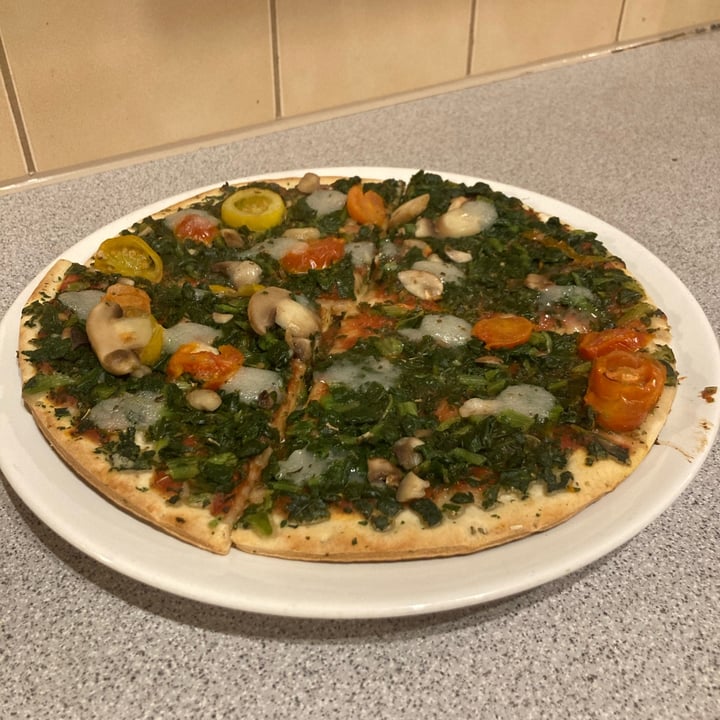 photo of Vemondo  vegan pizza shared by @queenelisabeth21 on  27 Dec 2022 - review