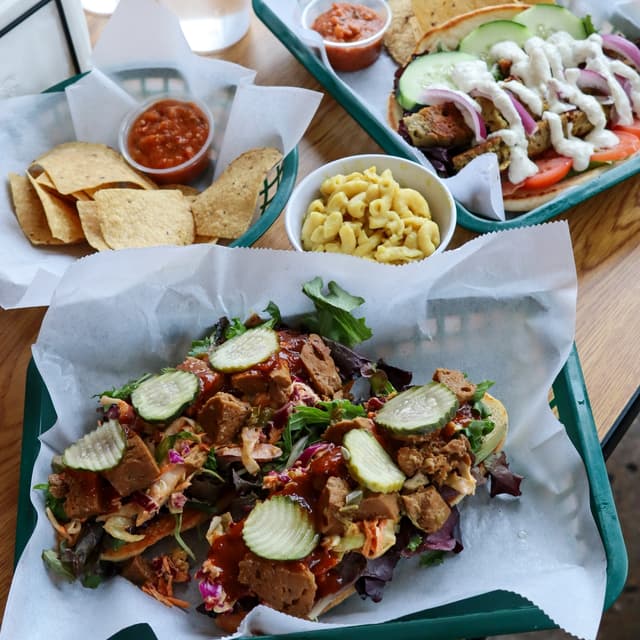 Photo of the dish “Pulled Seitan”