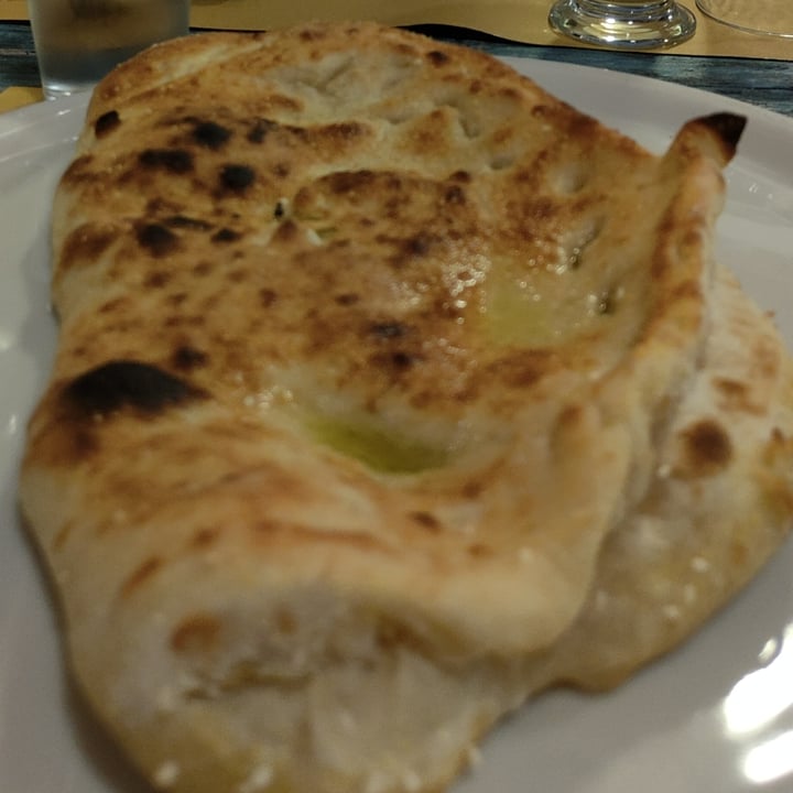photo of Pizzeria Nonno Chitò Calzone vegano shared by @annad on  20 Dec 2022 - review