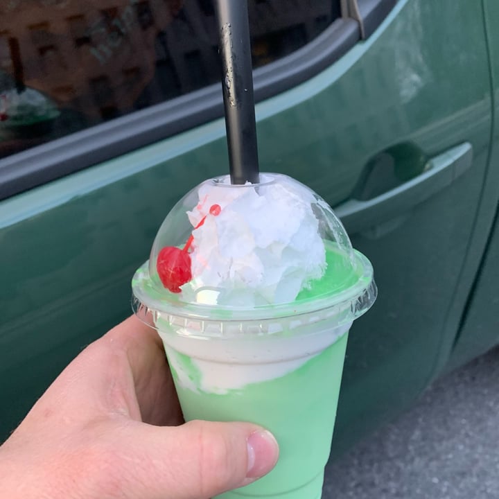 photo of Vegout Bethlehem Shamrock Shake shared by @beckyhealthcoach on  09 Apr 2023 - review