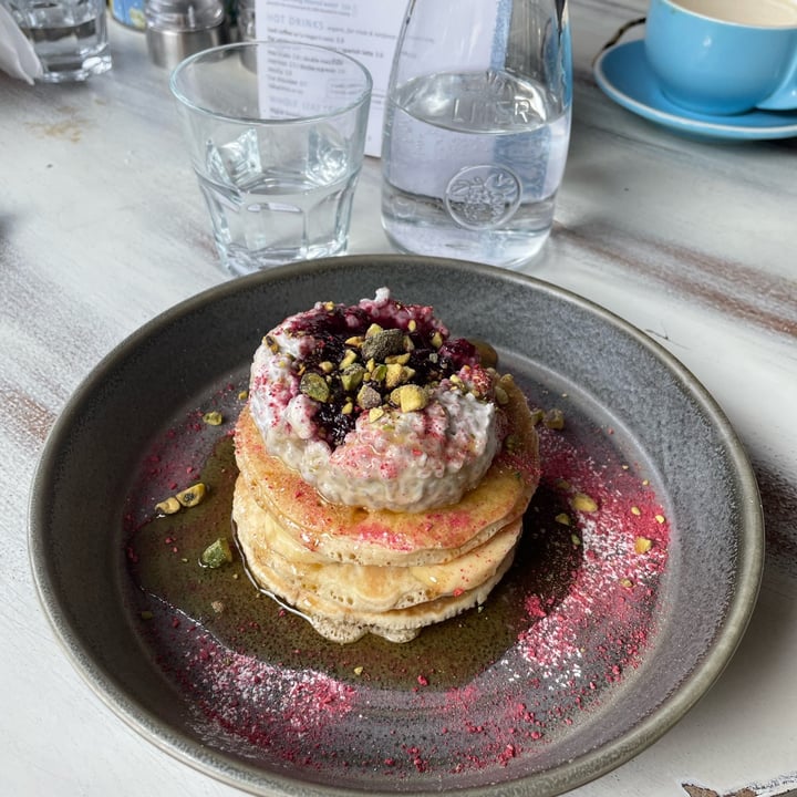 photo of Megan's Clapham Old Town vegan breakfast and pancakes shared by @sarajane22 on  05 Mar 2023 - review