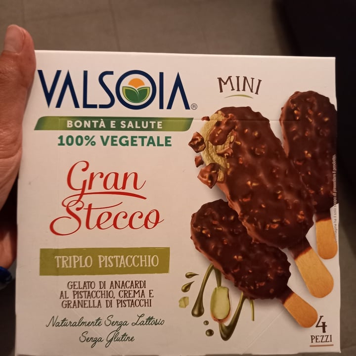 photo of Valsoia Gelato gran stecco triplo Pistacchio shared by @beatricemv on  31 May 2023 - review