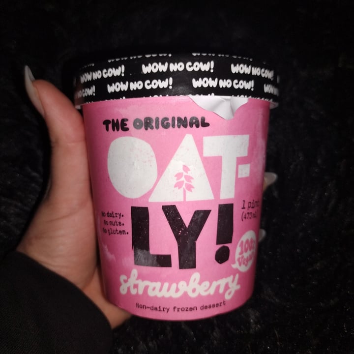 photo of Oatly Strawberry Ice Cream shared by @alyssaa on  22 Mar 2023 - review