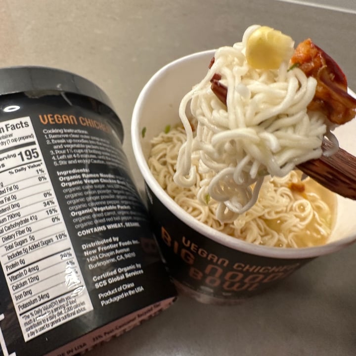 photo of Ocean's Halo Vegan Chicken Big Noodle Bowl shared by @berryveganplanet on  27 May 2023 - review