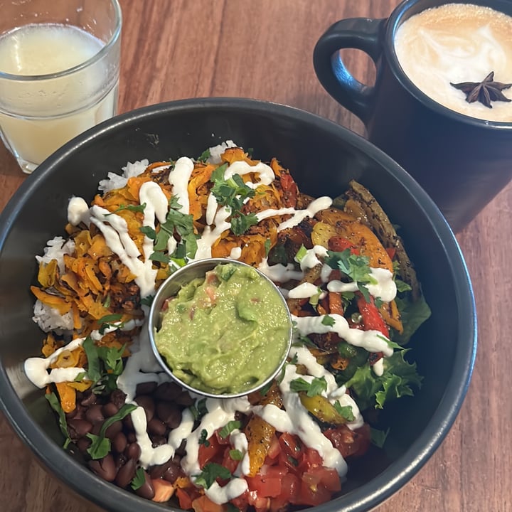 photo of Café Vegetal Bowl mexa shared by @rooockd on  09 Feb 2023 - review