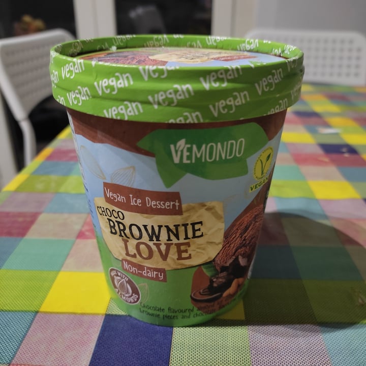 photo of Vemondo Gelato Al Cioccolato E Brownies shared by @ginlemon on  28 Jan 2023 - review