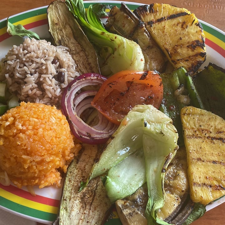photo of Jamaican Grill Grilled Vegetables shared by @chelsc130 on  18 Feb 2023 - review