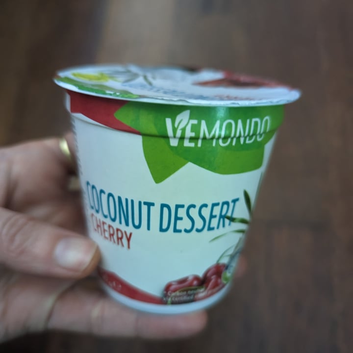 photo of Vemondo Coconut dessert cherry shared by @vanessaprats on  30 Jan 2023 - review