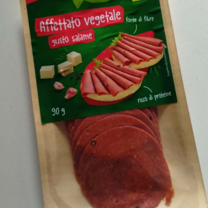 photo of Vemondo Affettato Vegetale Gusto Salame shared by @tizianasal on  03 Aug 2023 - review
