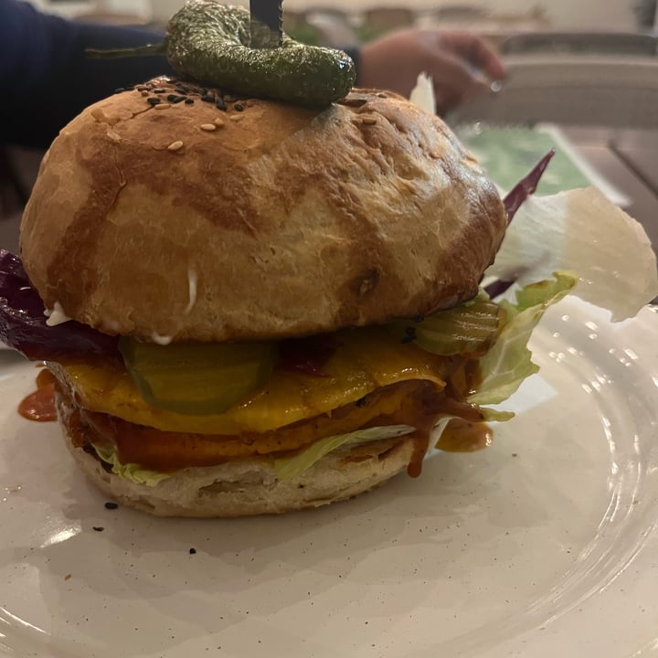 photo of Goji Vegan Café (Take Away) Hamburguesa De Camote Y Garbanzos shared by @tatisdlp on  25 Feb 2023 - review