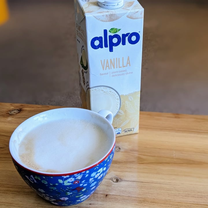 photo of Alpro vanilla flavour soya drink alpro shared by @marcinzalu on  14 Jun 2023 - review