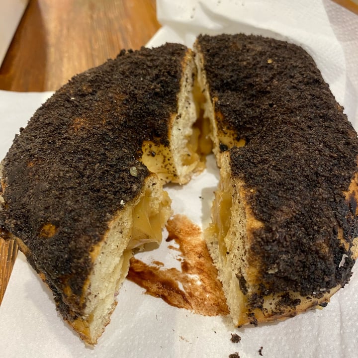 photo of Delish Vegan Doughnuts Cookie Butter Oreo Donut shared by @giuliaghil on  10 Mar 2023 - review