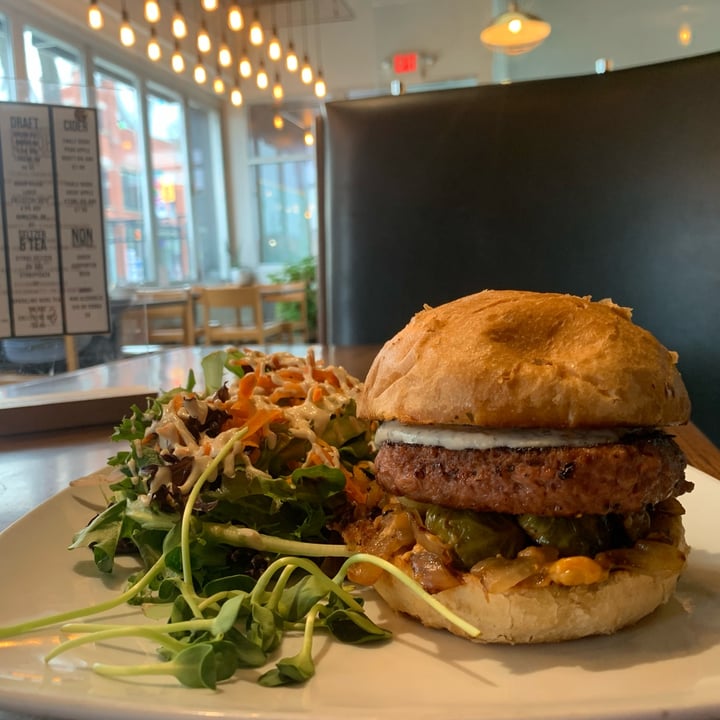 photo of Greens Organic Cafe & Market Christina Street Burger shared by @vegandidsystem on  13 Jan 2023 - review