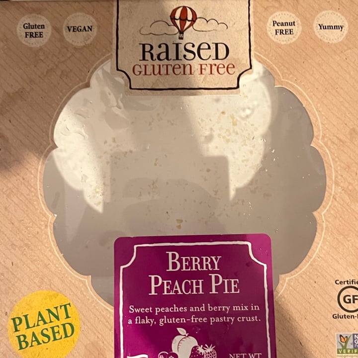 photo of Raised gluten free Berry Peach Pie shared by @allcowsfeelpaingoveg on  13 Jan 2023 - review