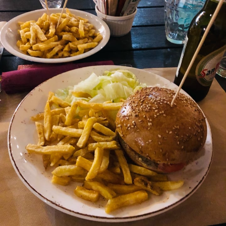 photo of Turondola Veg Burger Panino Spinaci shared by @annuzzaveg on  07 Aug 2023 - review