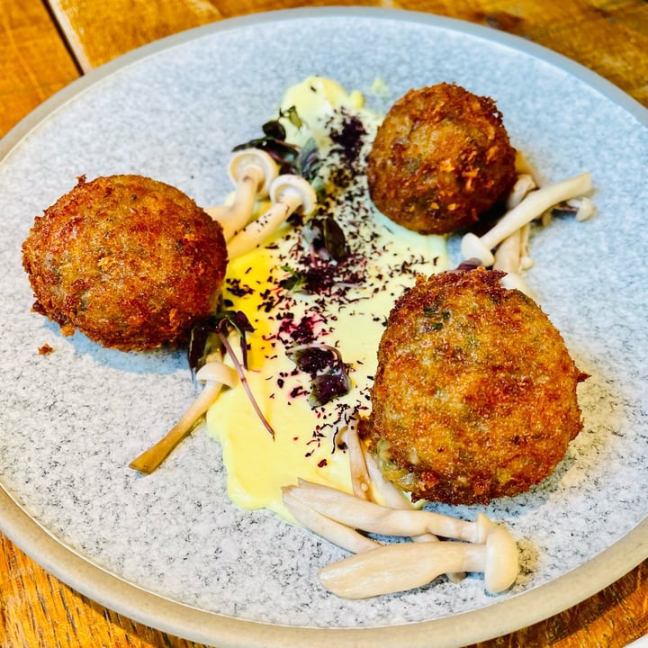 photo of mallow shiitake croquettes shared by @alicelook on  16 Apr 2023 - review