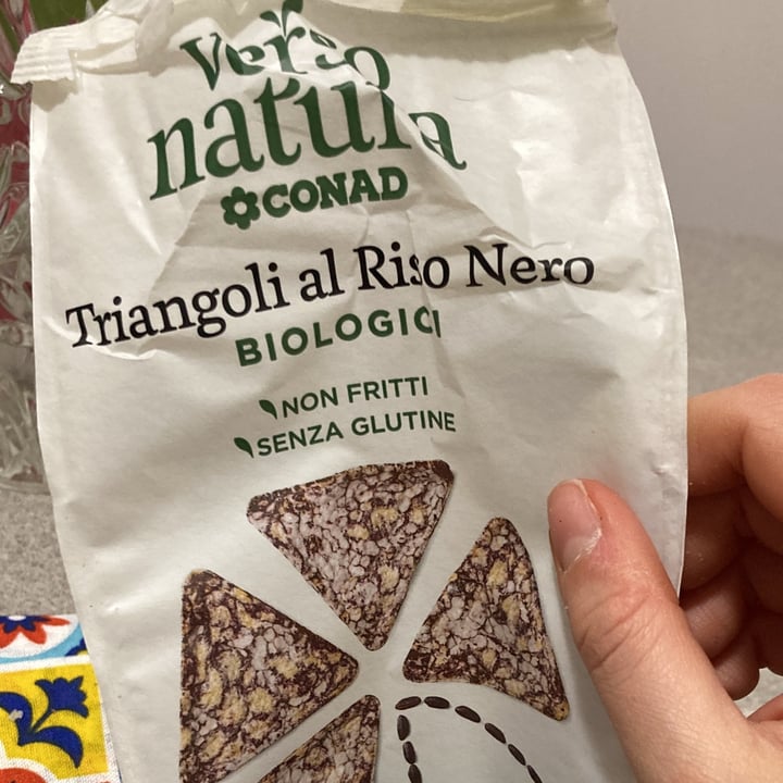 photo of Verso Natura Conad Veg Triangoli al riso nero shared by @empathika1 on  15 Mar 2023 - review