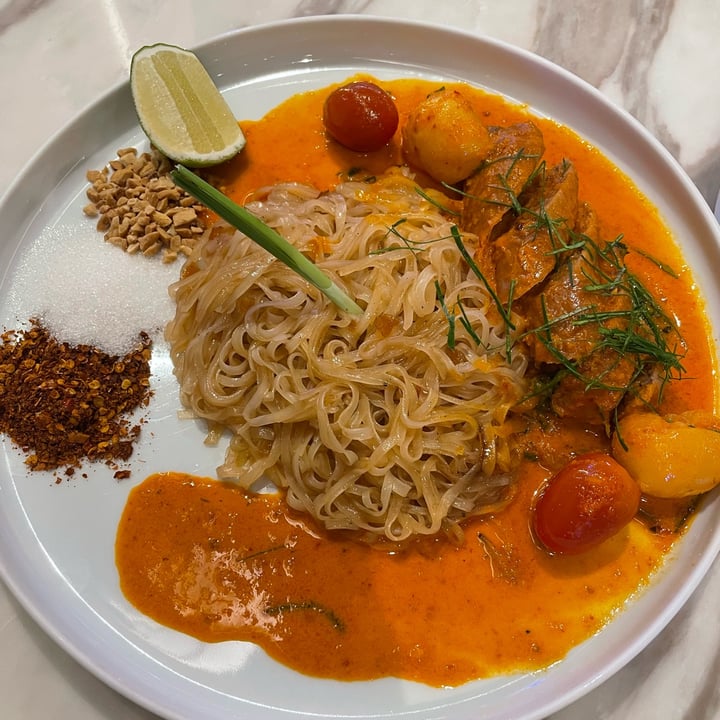 photo of Bangkok Jam Great World City Beyond Sausage Pad Thai with Thai Red Curry shared by @wjynn on  09 Jun 2023 - review