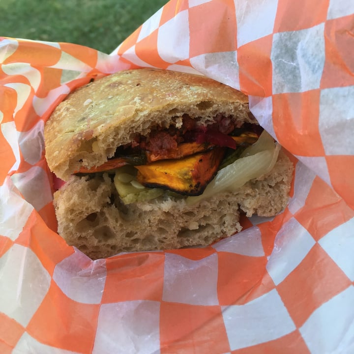 photo of La Manteca Negra Sandwich vegano shared by @lix on  09 Feb 2023 - review