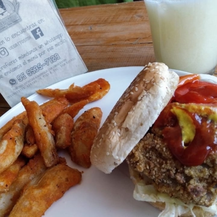photo of Vegattos Cajita feliz hamburguesa shared by @v-murciegala on  24 Jan 2023 - review