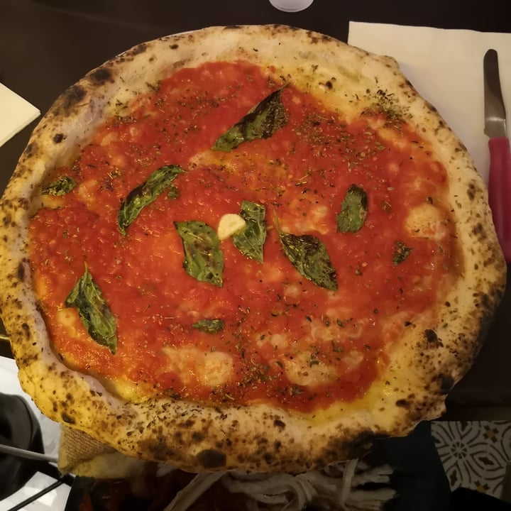 photo of Gino Sorbillo Marinara shared by @miraculousveggybug on  14 Jan 2023 - review