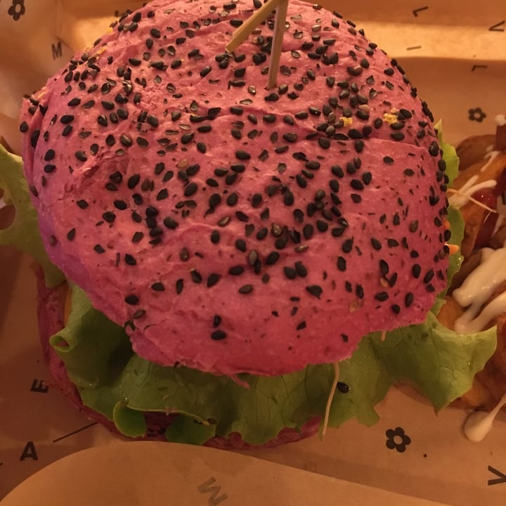 photo of Flower Burger Cherry Bomb shared by @cripardo on  08 May 2023 - review