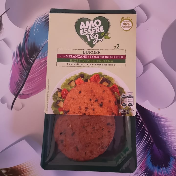 photo of Amo Essere Veg burger con melanzane e pomodori secchi shared by @francescathestrange on  14 May 2023 - review