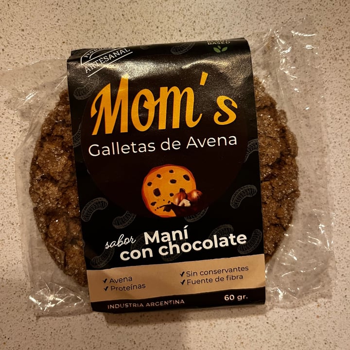 photo of Mom's Galleta De Avena Sabor Mani Con Chocolate shared by @magicvegan on  05 Jul 2023 - review