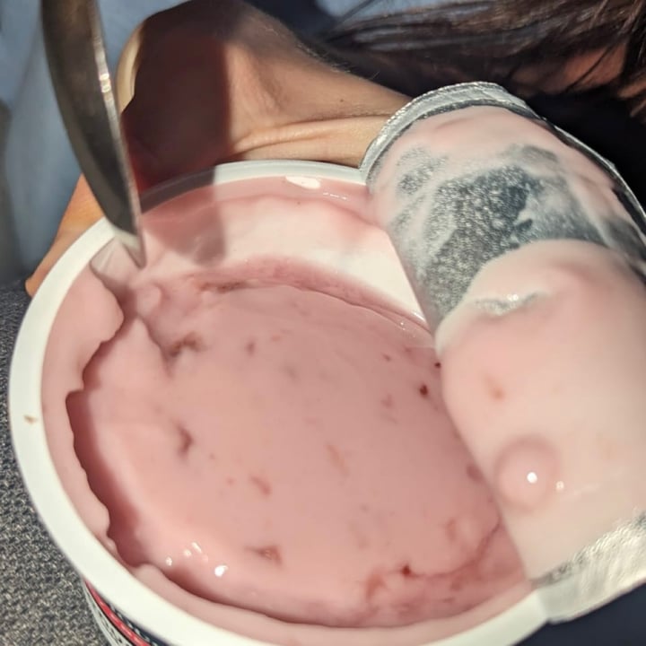 photo of So Delicious Dairy Free Strawberry Coconutmilk Yogurt shared by @rochi09 on  21 May 2023 - review